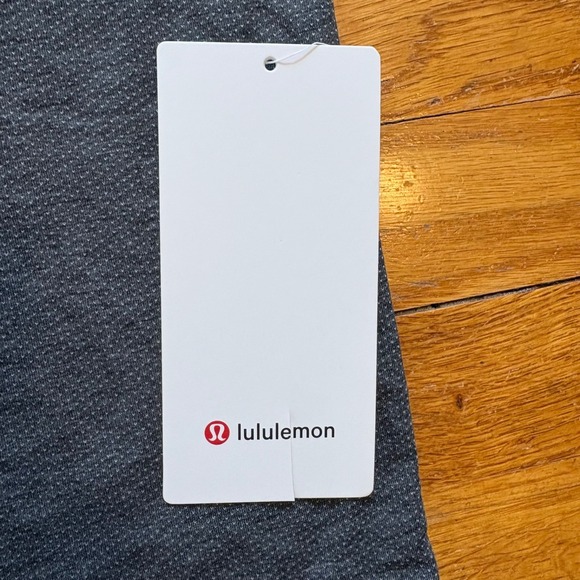 NEW Lululemon Womens Medium Run Crew Graphic Mesh SS Shirt Top Heather Grey - Picture 4 of 6